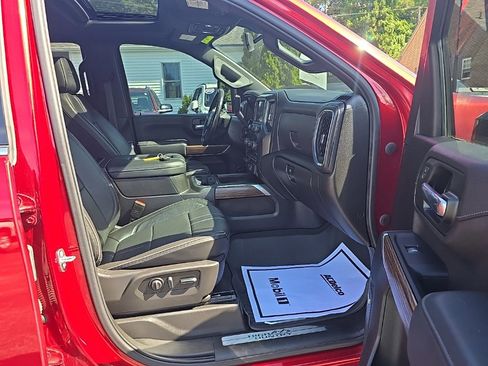 Used 2022 Chevrolet Silverado 2500 High Country w/ Z71 Off-Road Package image 17