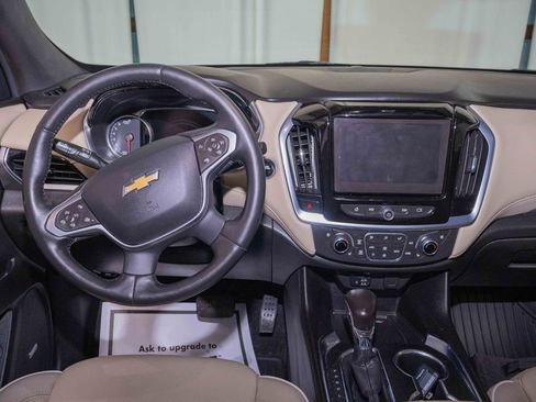 Used 2022 Chevrolet Traverse Premier image 18