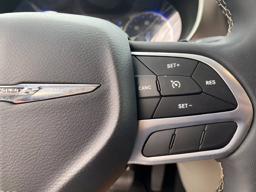 Used 2023 Chrysler Voyager LX FWD image 22