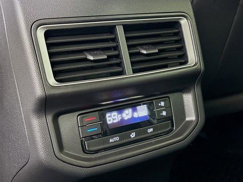 New 2026 Volkswagen Atlas SE image 24