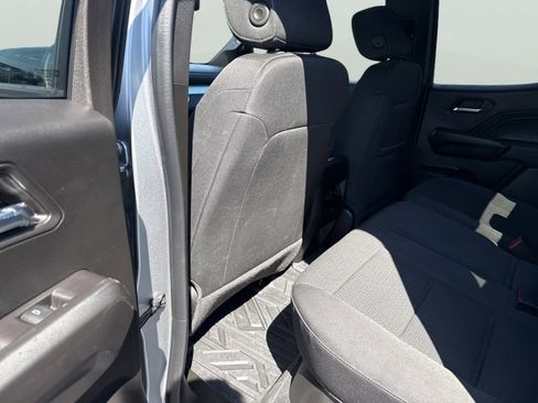 Used 2024 Chevrolet Colorado LT AWD/4WD image 9