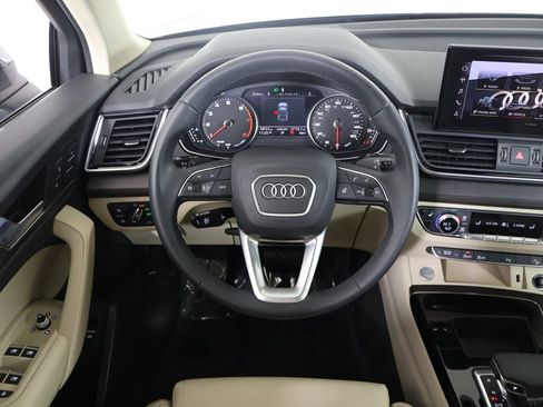 Certified 2024 Audi Q5 2.0T Premium image 33