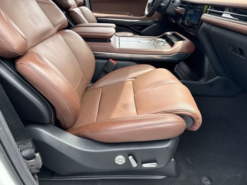 Used 2025 Lincoln Navigator L Reserve AWD/4WD image 13