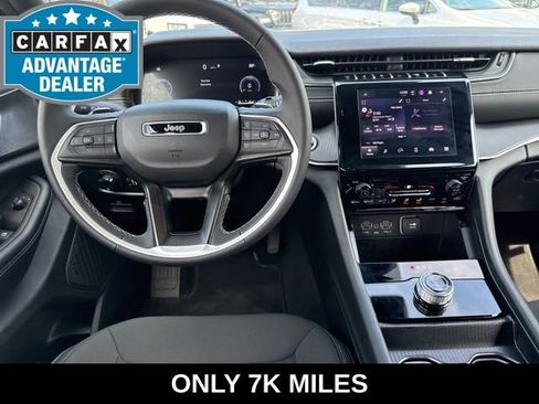 Used 2025 Jeep Grand Cherokee Laredo X AWD/4WD image 24