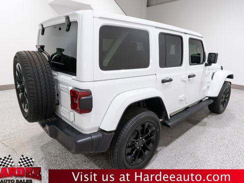Used 2024 Jeep Wrangler Unlimited Sahara w/ Technology Group AWD/4WD image 5