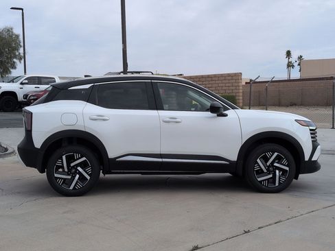 New 2026 Nissan Kicks SV image 5