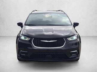 Used 2022 Chrysler Pacifica Touring-L FWD video 2