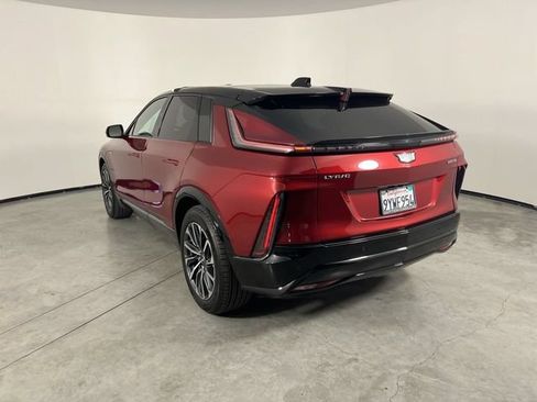 Used 2025 Cadillac Lyriq Sport AWD/4WD image 6