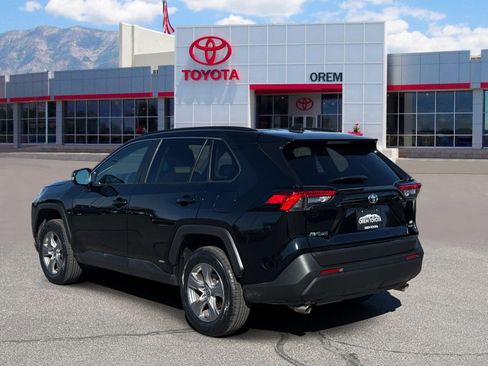 Used 2025 Toyota RAV4 LE AWD/4WD image 5
