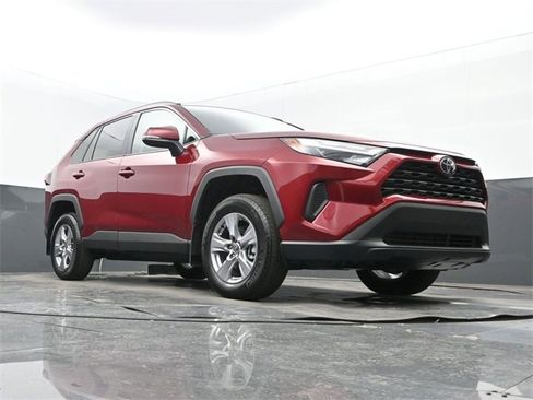 Used 2025 Toyota RAV4 XLE w/ Convenience Package image 24