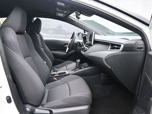 Used 2023 Toyota Corolla SE w/ SE Premium Package image 32