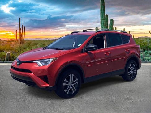 Used 2017 Toyota RAV4 LE w/ Carpet Mat Package AWD/4WD image 7