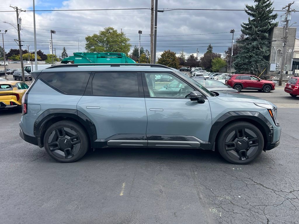 Certified 2024 Kia EV9 GT-Line AWD/4WD image 7