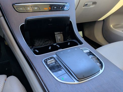 Used 2020 Mercedes-Benz GLC 300 image 24