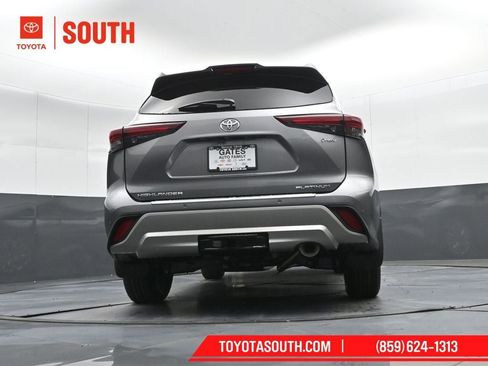 New 2026 Toyota Highlander Platinum image 45