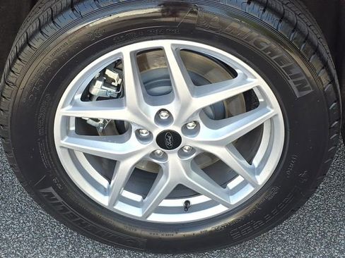 Used 2024 Ford Edge SEL w/ Convenience Package image 11