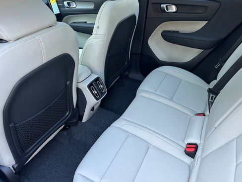 New 2026 Volvo XC40 B5 Ultra image 10