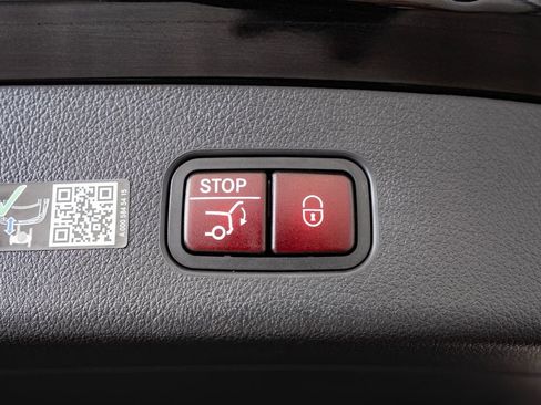 Used 2024 Mercedes-Benz GLC 43 AMG 4MATIC image 23