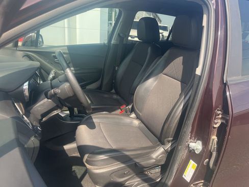Used 2021 Chevrolet Trax LT AWD/4WD image 18