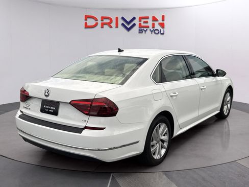 Used 2018 Volkswagen Passat 2.0T SE w/ SE Lighting Package FWD image 5