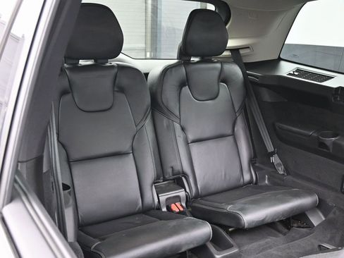 Used 2021 Volvo XC90 T8 Inscription w/ Protection Package Premier image 32