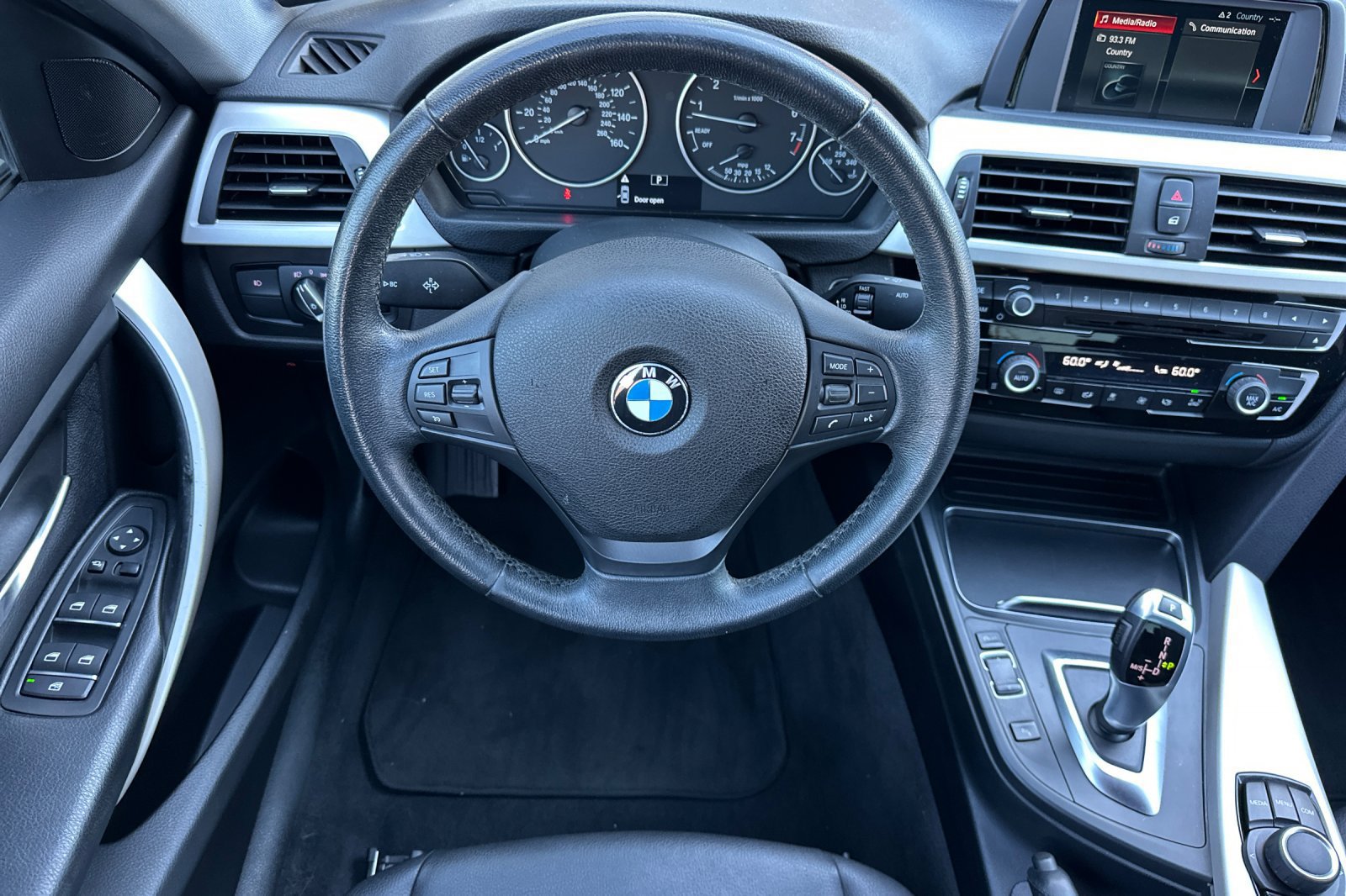 Used 2018 BMW 320i Sedan RWD image 15