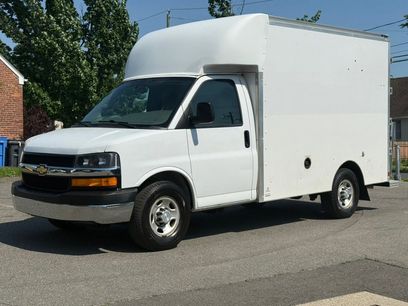 Used 2018 Chevrolet Express 3500 w/ Chrome Appearance Package