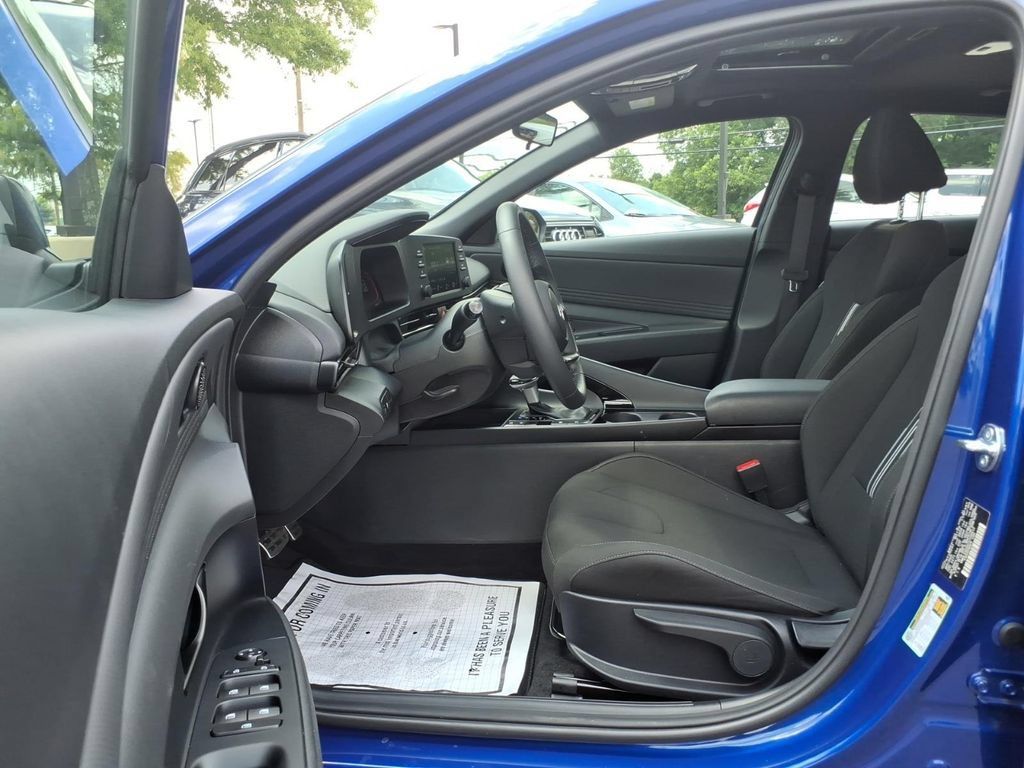 Certified 2026 Hyundai Elantra SEL Sport FWD image 16