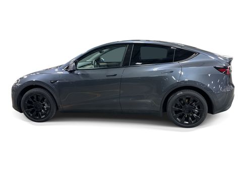 Certified 2023 Tesla Model Y AWD image 3