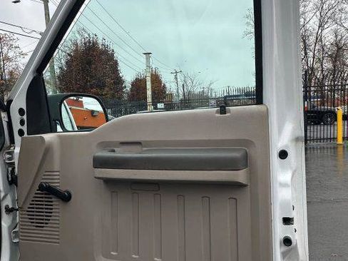 Used 2009 Ford F250 XL image 27