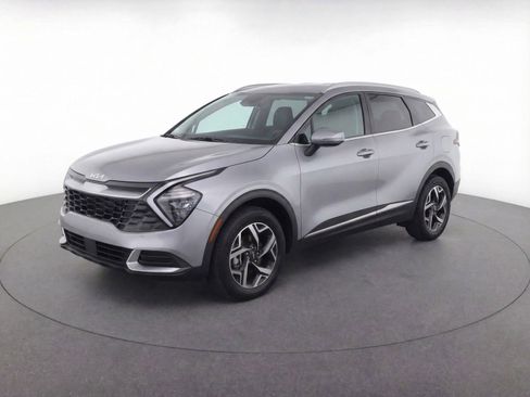 Used 2024 Kia Sportage LX image 3