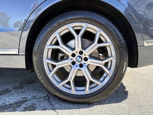 Used 2022 BMW X7 xDrive40i w/ Executive Package image 10