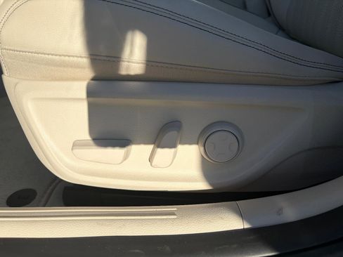 New 2026 Genesis G70 2.5T Prestige image 25