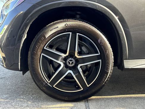 Used 2025 Mercedes-Benz GLC 300 w/ AMG Line image 8