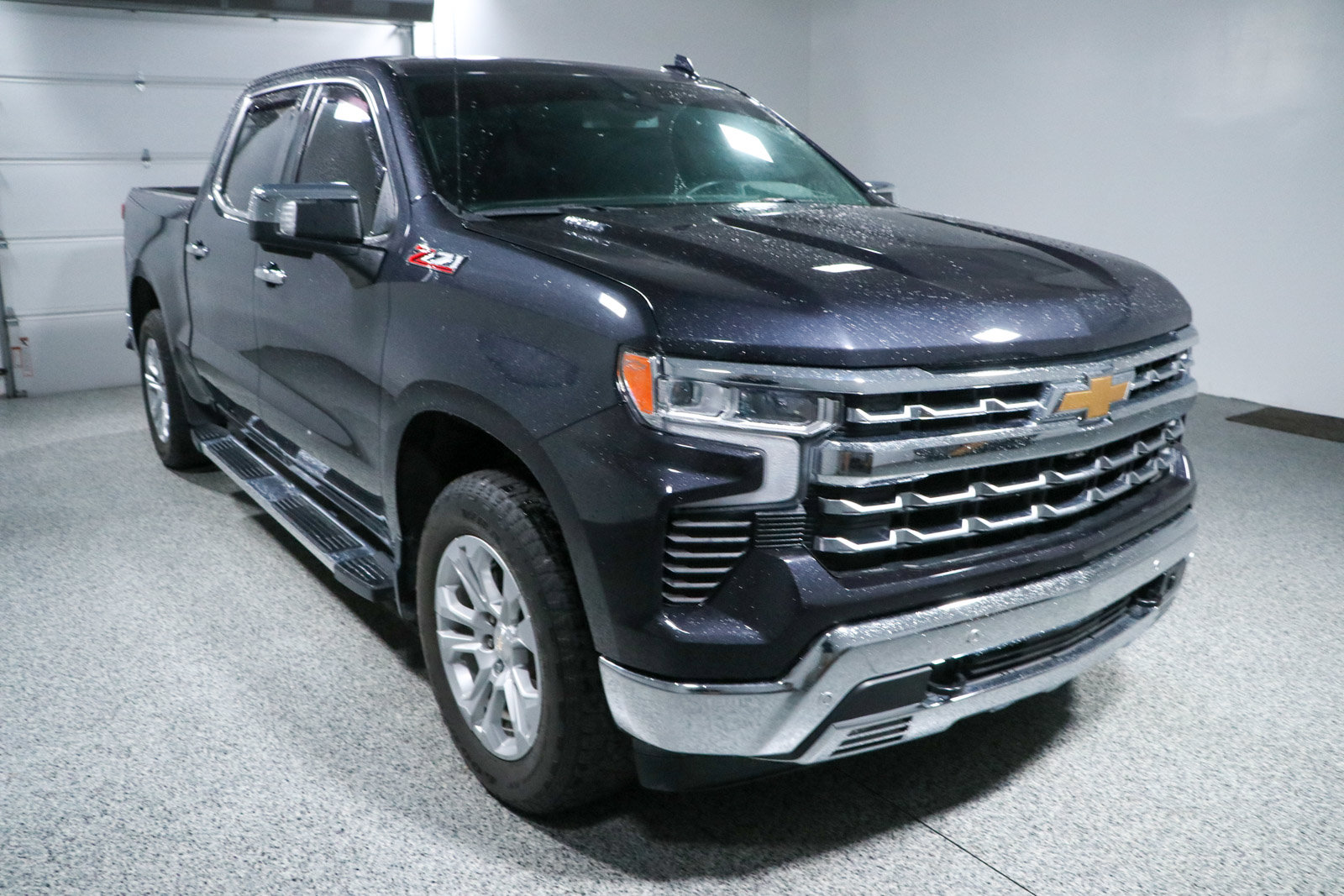 Used 2022 Chevrolet Silverado 1500 LTZ AWD/4WD image 5