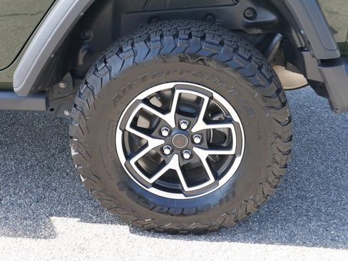 Used 2024 Jeep Wrangler Unlimited Rubicon image 9