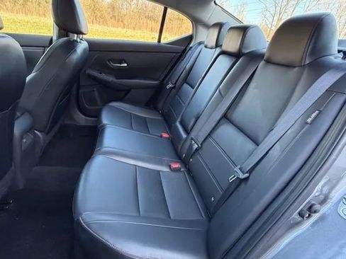 Used 2022 Nissan Sentra SR w/ SR Premium Package FWD image 15