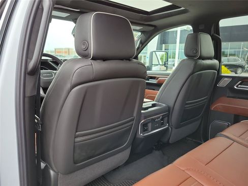 New 2026 GMC Sierra 2500 Denali Ultimate AWD/4WD image 11