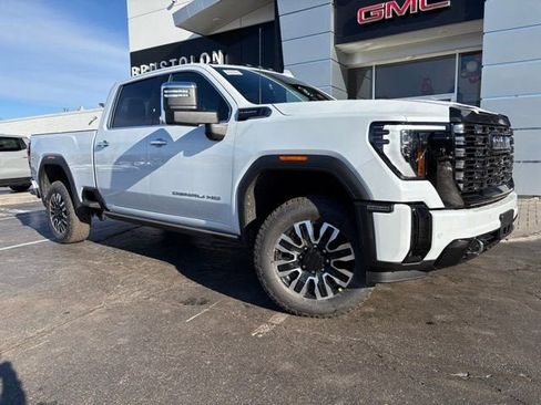 New 2026 GMC Sierra 2500 Denali Ultimate w/ Max Trailering Package image 3