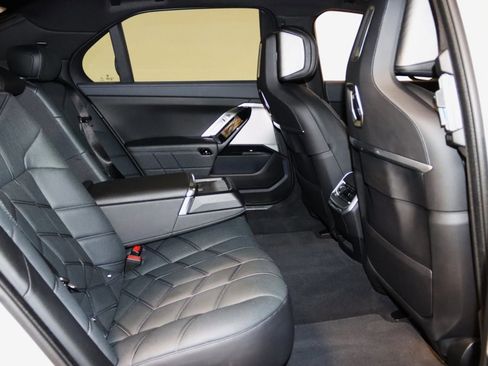 Used 2023 BMW 760i xDrive image 77