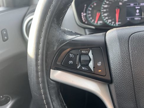 Used 2020 Chevrolet Sonic Premier FWD image 16