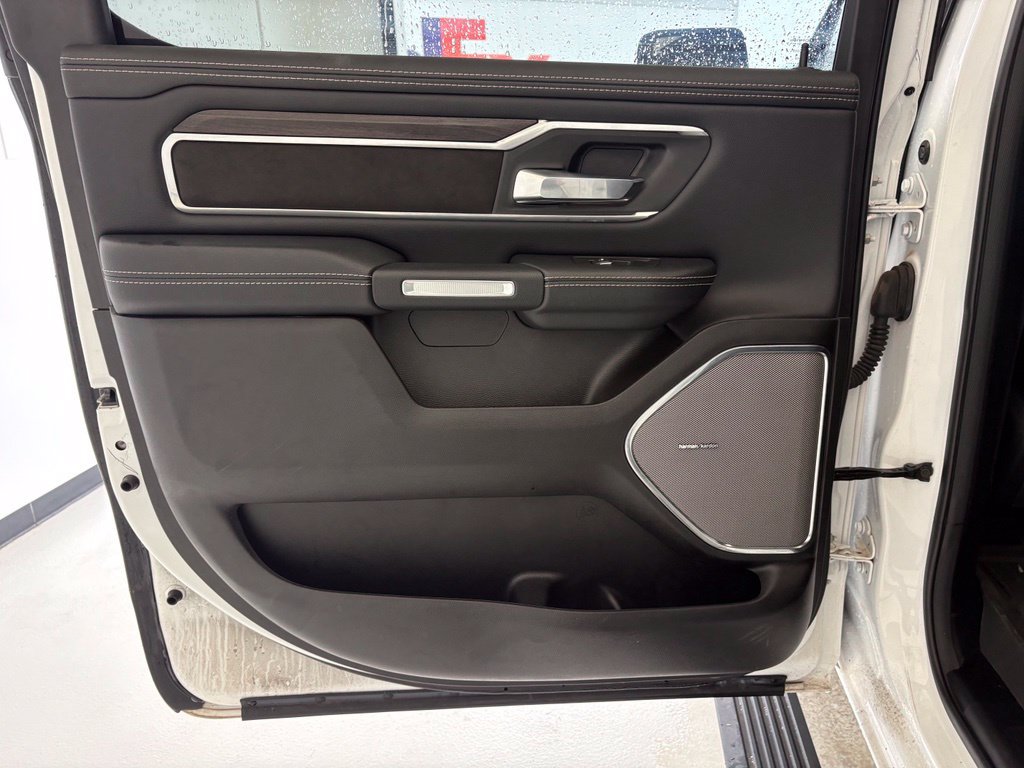 Used 2025 RAM 1500 Laramie AWD/4WD image 38