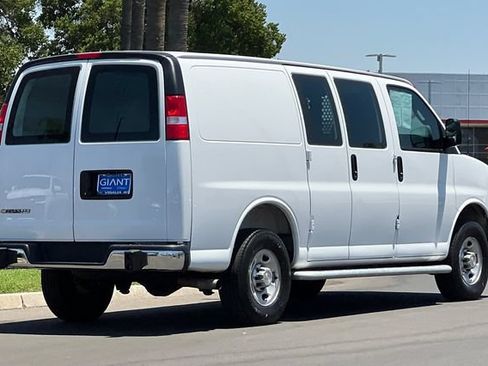 Used 2025 Chevrolet Express 2500 w/ Driver Convenience Package RWD image 4