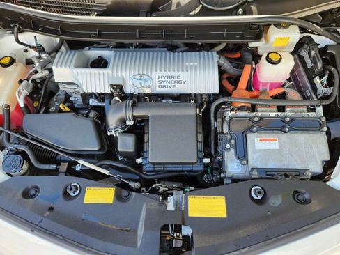 Used 2012 Toyota Prius V Five FWD image 10