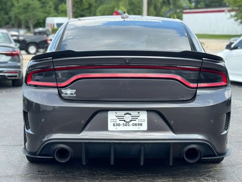 Used 2019 Dodge Charger Scat Pack w/ Dynamics Package RWD image 6