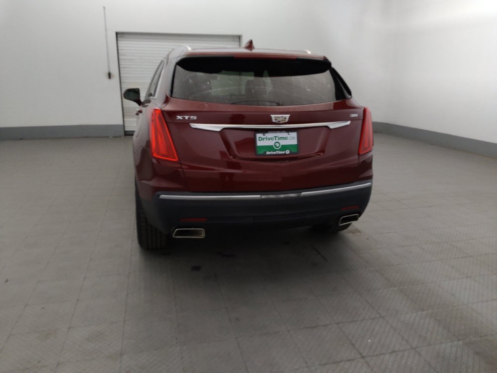 Used 2017 Cadillac XT5 Luxury w/ Driver Awareness Package FWD image 6