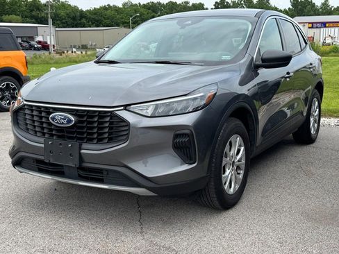 Used 2024 Ford Escape Active w/ Tech Pack #1 AWD/4WD image 2