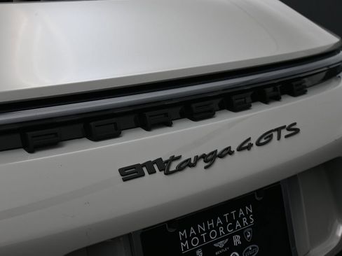 Certified 2022 Porsche 911 Targa 4 GTS AWD/4WD image 15