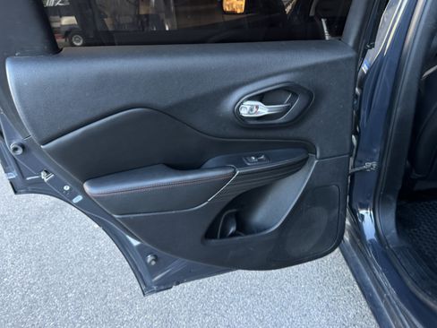 Used 2016 Jeep Cherokee Trailhawk image 29