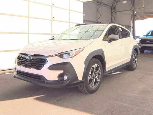 Used 2025 Subaru Crosstrek 2.5i Premium AWD/4WD image 2